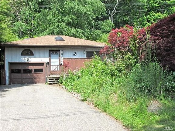 Easy parking - Garage & paved driveway