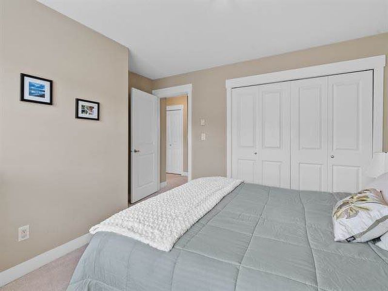 Surrey Townhouse for rent - 4 Bedrooms — photo 25