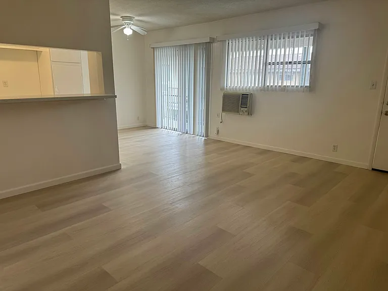 101 E Beacon St #I — Photo 7