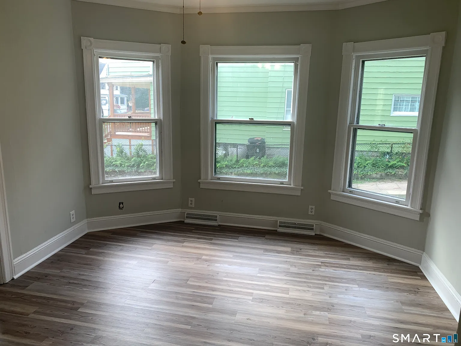 2 bed, 1.0 bath, 2553 sqft, $2,400 — Photo 3