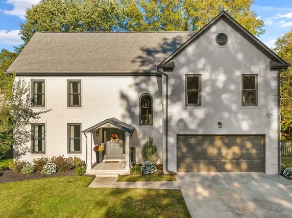 1216 Ashgrove Pl, Knoxville, TN 37919