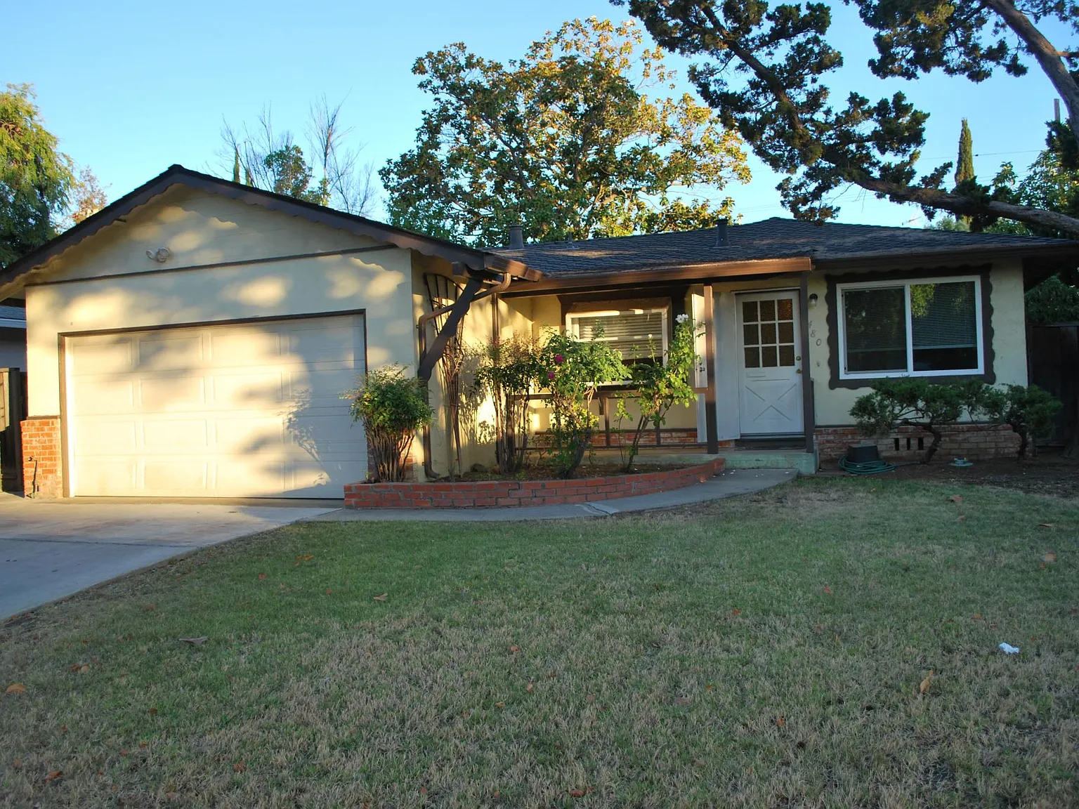 3 bed, 1150 sqft, $4,595 — Photo 1