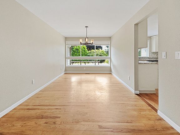 4th image of 1814 Whitman Ct NE