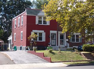 228 E County Line Rd, Hatboro, PA 19040