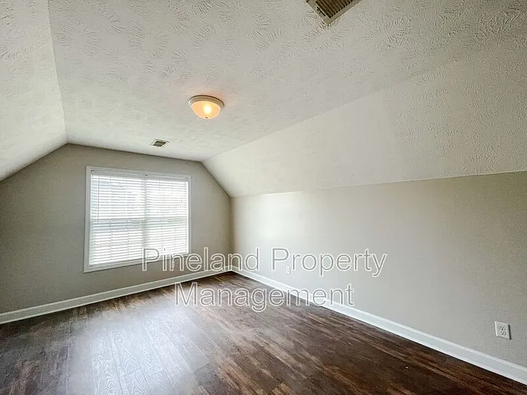 1621 Kershaw Loop — Photo 18