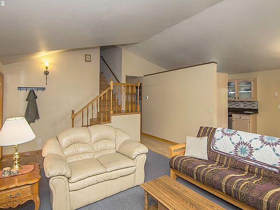 4th image of 2057 SE Lois St