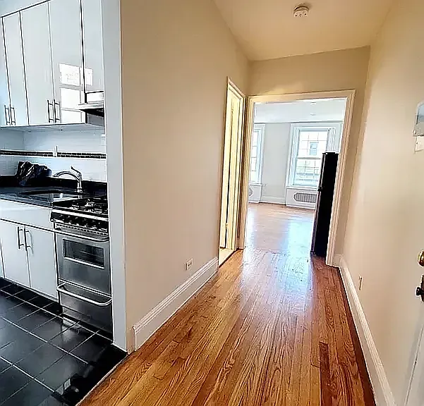 226 E 59th St #5U — Photo 8