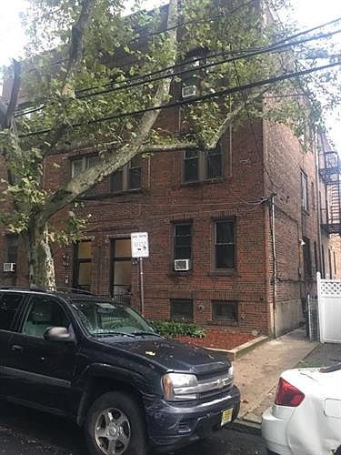 2nd image of 239 Lexington Ave #2R
