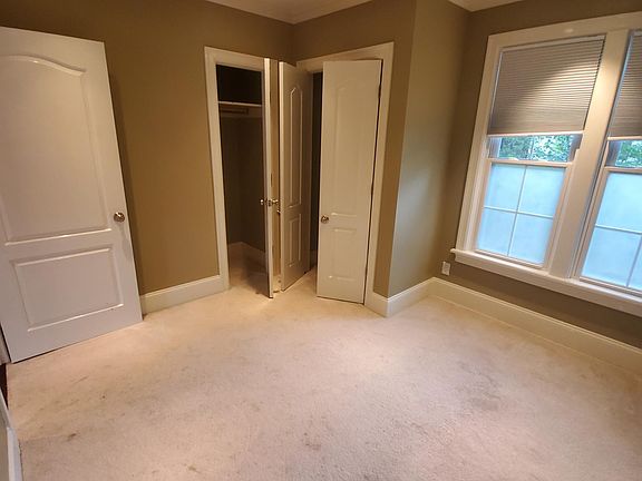 3rd image of 517 Orchard St #1