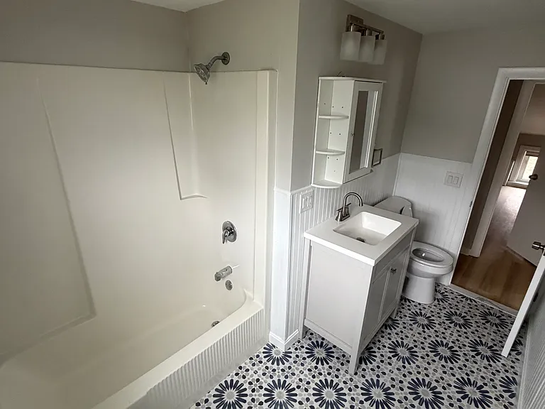 32 S Walnut St #32 — Photo 5