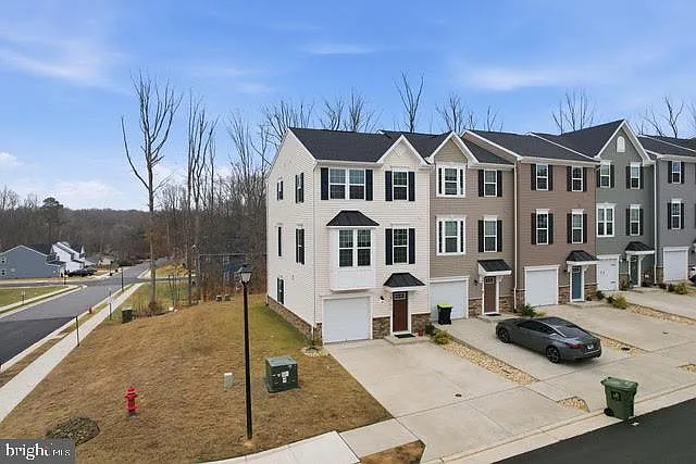 8719 Stevenson Ln — Photo 1