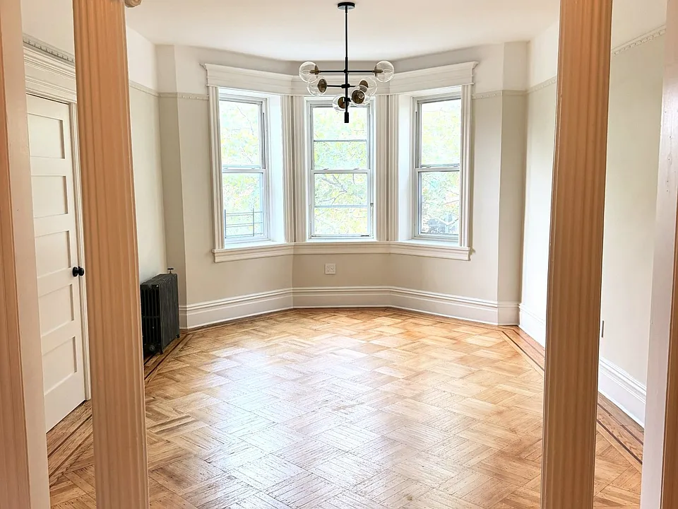 564 Prospect Ave #2