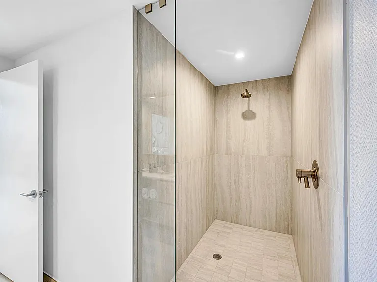 77 SE 5th St #2210 — Photo 27