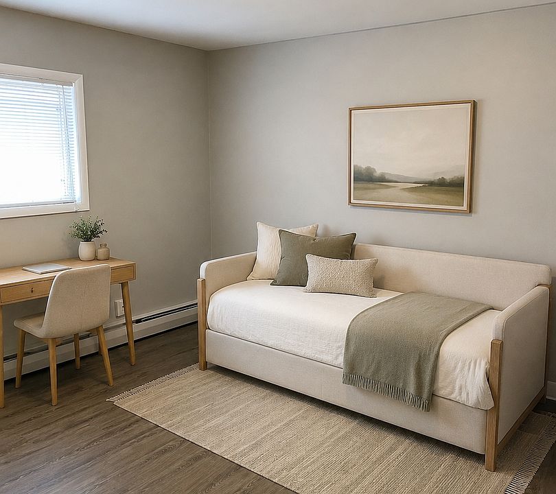 649 W Maple Rd Apt 4, photo 6