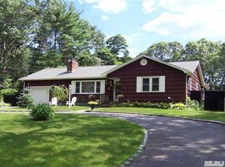 16 Linden Ln, Farmingville, NY 11738