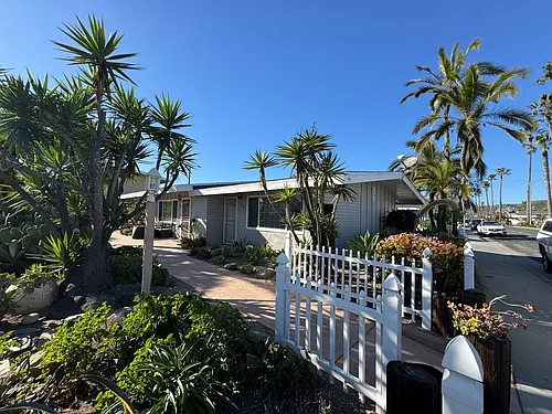 Sand and Sea Apartments Photo 1