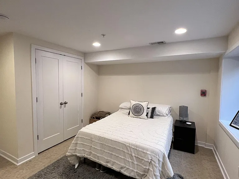802 N 19th St #1 — Photo 9