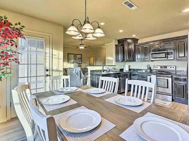 450 Remson Ln — Photo 4