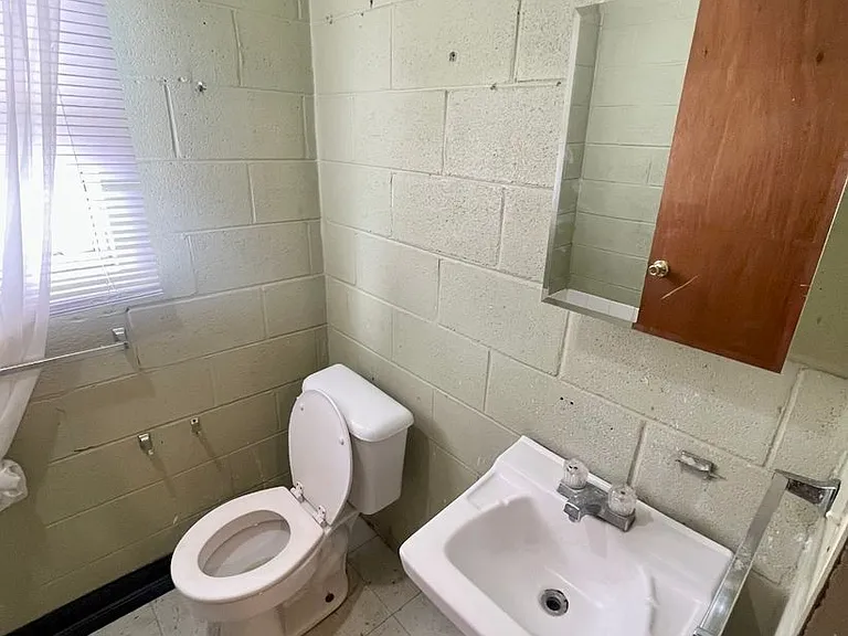 386 E Gordon Ave — Photo 8