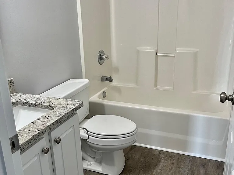 4996 Southgate Pkwy — Photo 10