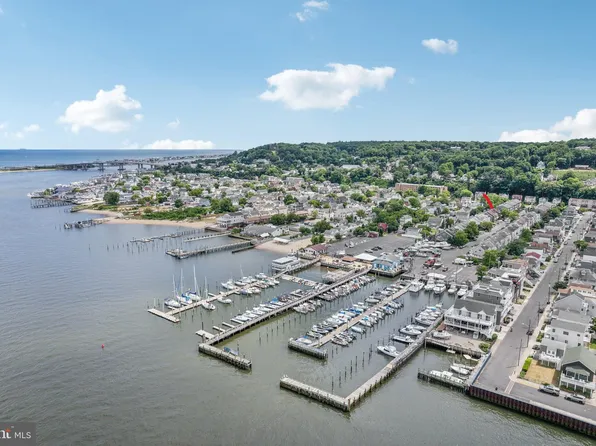 121 Marina Bay Ct, Highlands, NJ 07732