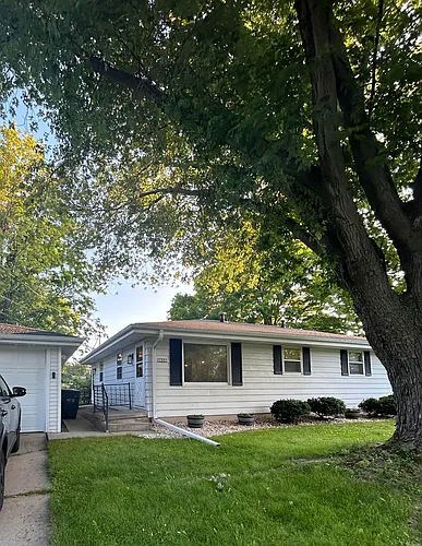 136 Gwynn St Photo 1