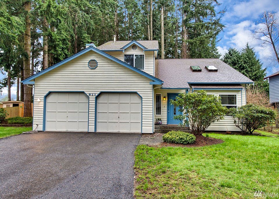 1st image of 211 NE Watson Ct