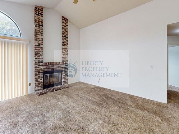 4th image of 4028 Godfrey Dr