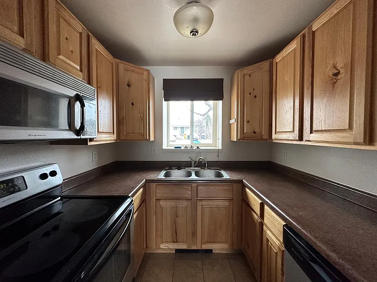 2836 Somerville Dr #B — Photo 4