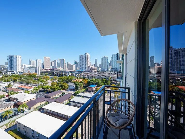 450 SW 5th St #608 — Photo 22