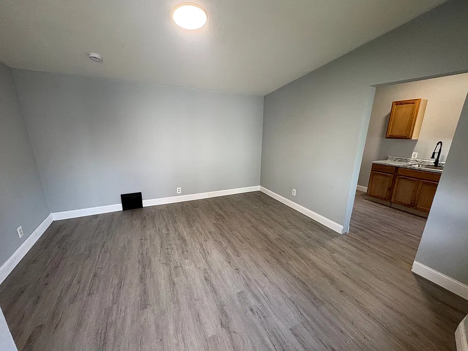 1044 Ann Ave #2
