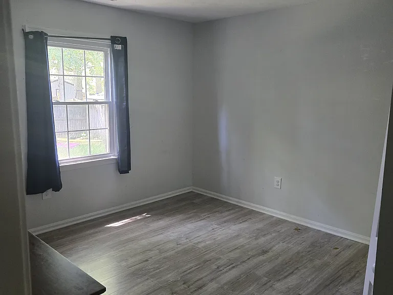 1207 Gwynne Ave — Photo 1