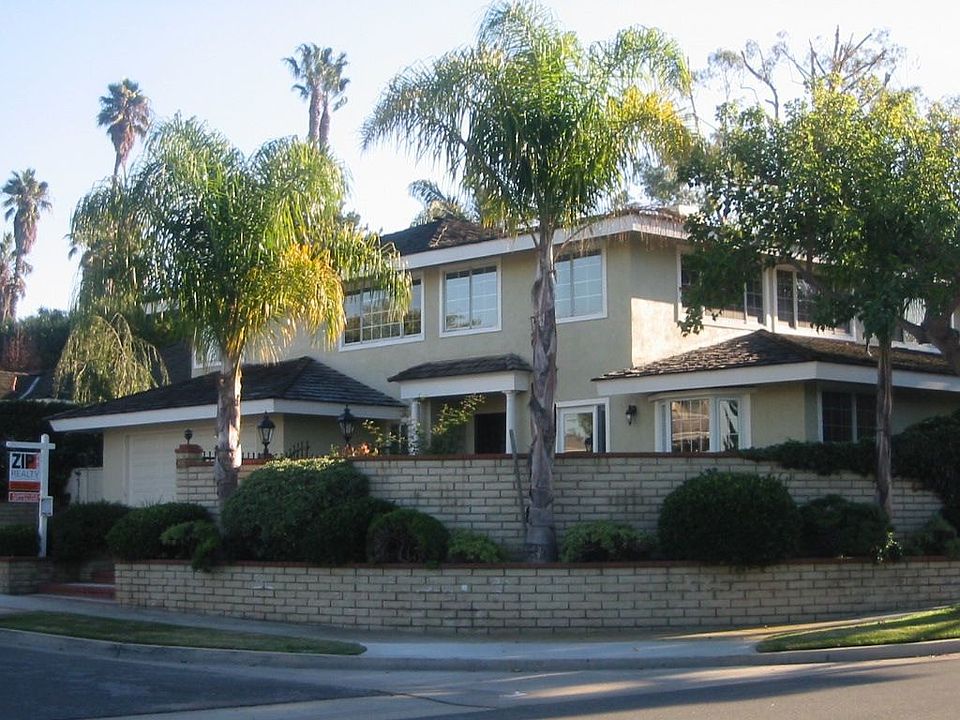 Prime Location On Huge Corner Cul-De-Sac Lot