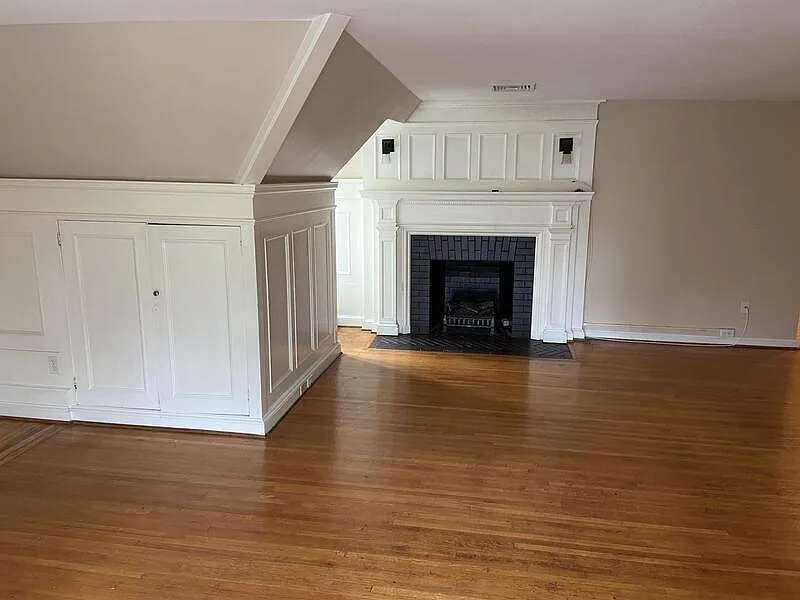 1 bed, 1.0 bath, 755 sqft, $1,300 — Photo 2