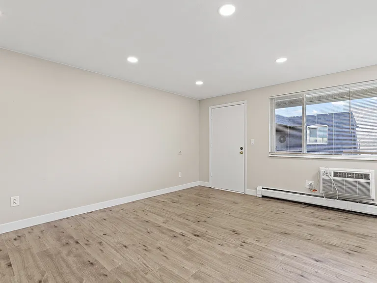 Fox Street Apartments — Photo 12