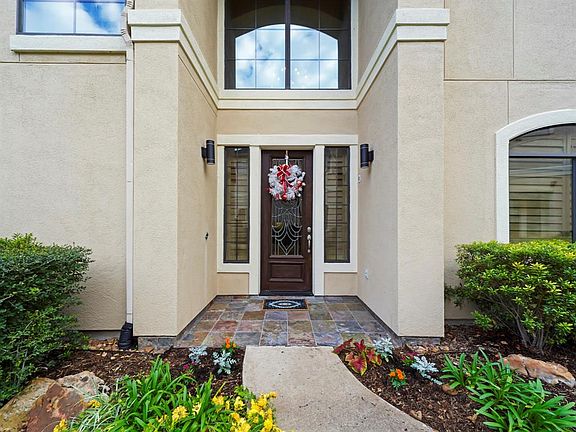 4th image of 24 Sweetwater Ct