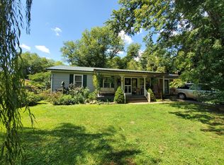 316 Independence Rd, Rose Hill, VA 24281