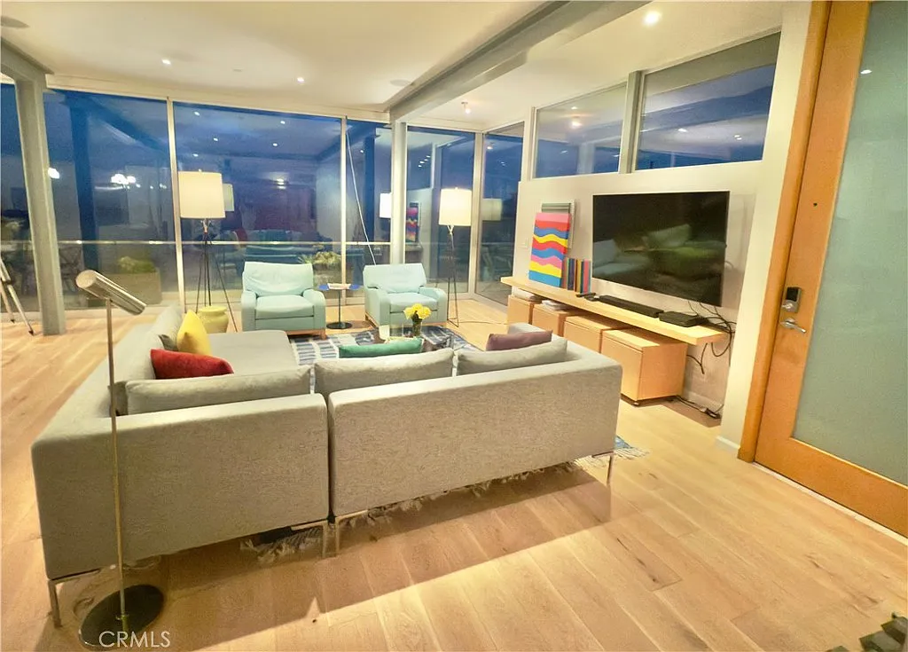 2 bed, 1489 sqft, $15,000 — Photo 1