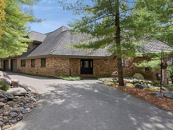 4th image of 18217 Woolman Dr