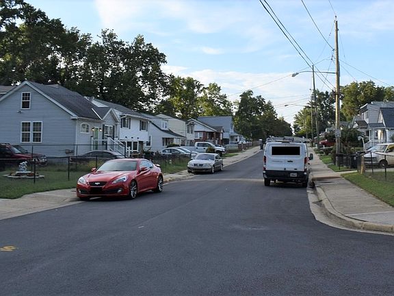 5th image of 308 Cedarleaf Ave