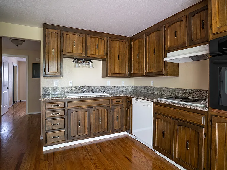 340 Denver St NE #C — Photo 17
