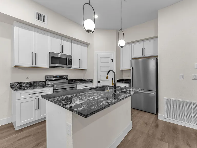 110 Webb St #201 — Photo 22