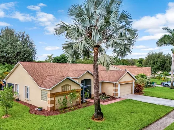 169 Plantation CIR, NAPLES, FL 34104