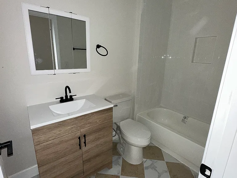 44 Warner St #B8 — Photo 5