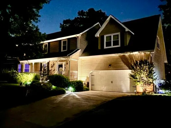 1924 Port Royal Dr, Soddy Daisy, TN 37379