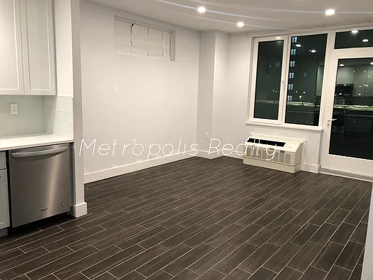 Rented by Metropolis International Realty Inc. | media 5