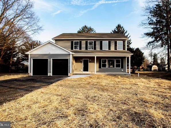 39 Camp Ave, Hamilton, NJ 08610