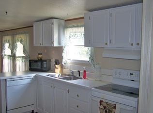 200 Chapel Ridge Rd, Richlands, NC 28574