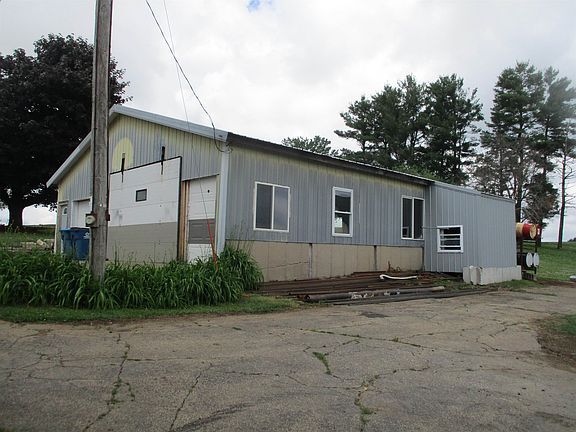 4th image of E3976 Lake Rd