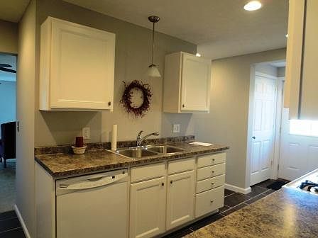 Kitchen-Maple Cabinets